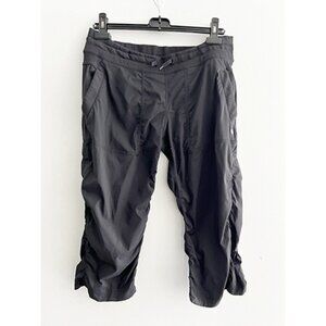 Lululemon - Crop Pants - Black - Size 10